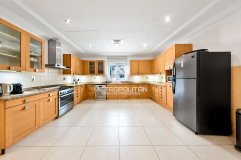 7 bedrooms Villa in Signature Villas, UAE No. 128737 10