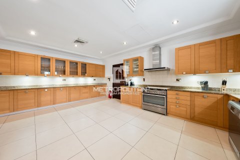 7 bedrooms Villa in Signature Villas, UAE No. 128737 11