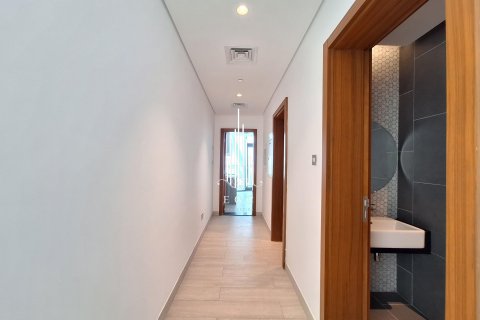Apartment de 2 dormitorios en Tourist Club Area, UAE No. 36670 24