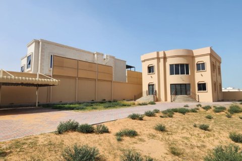5 bedrooms Villa in Ras Al Khaimah, UAE No. 184009