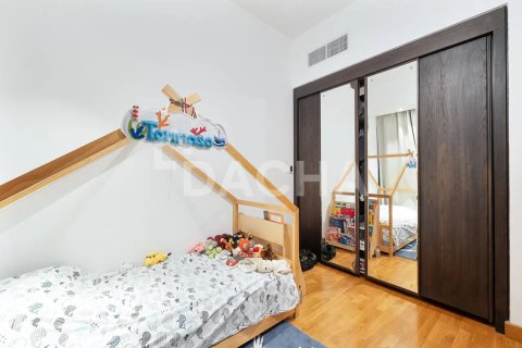 Apartment de 2 dormitorios en Silverene, UAE No. 166752 9