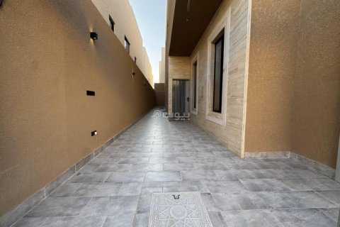 5 bedrooms Apartment in Riyadh, Saudi Arabia No. 67996 3