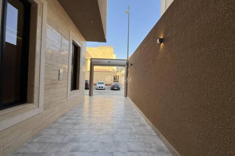 5 bedrooms Apartment in Riyadh, Saudi Arabia No. 67996 5