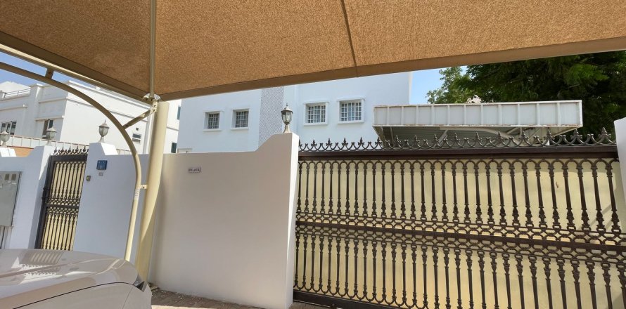 Villa Jumelée de 4 chambres à Al Ansab, Oman No. 106895