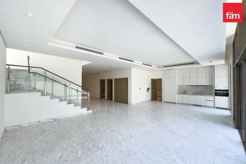 4 bedrooms Villa in Dubai, UAE No. 210536