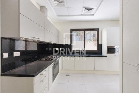 Вилла с 5 спальнями в Nad Al Sheba 1, ОАЭ №199876 21