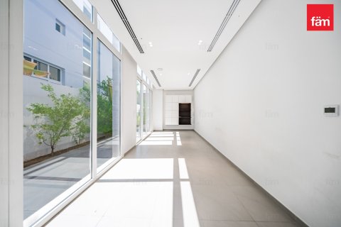 5 bedrooms Villa in Al Barsha, UAE No. 164357 12