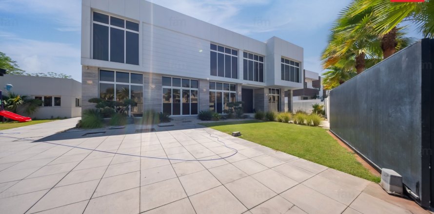 5 bedrooms Villa in Al Barsha, UAE No. 164357