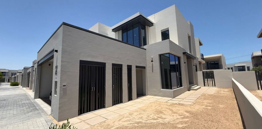 4 bedrooms Townhouse in Jebel Ali, UAE No. 163276