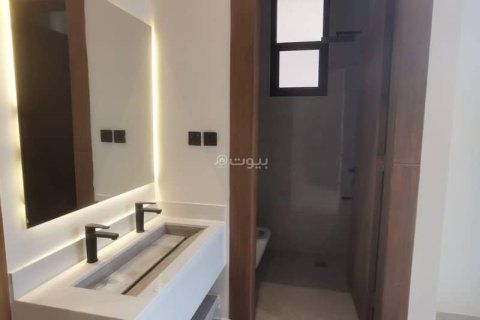 Villa de 5 chambres à Riyadh, Saudi Arabia No. 62559 4