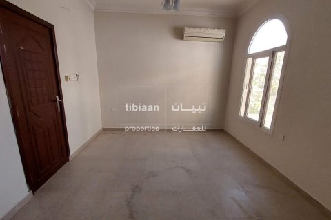 4 bedrooms Villa in Muscat, Oman No. 53710 6