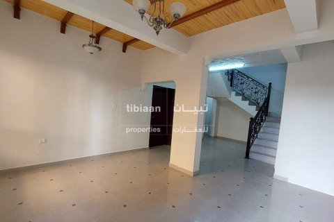 4 bedrooms Villa in Muscat, Oman No. 53710 3