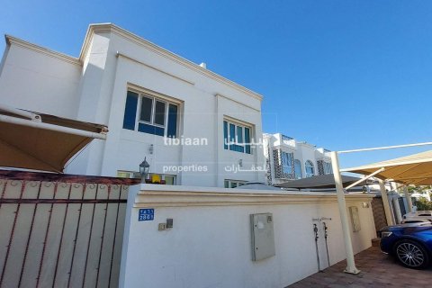 Villa de 5 chambres à Muscat, Oman No. 53709