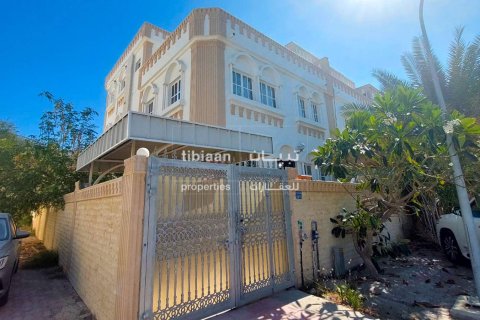 5 bedrooms Villa in Muscat, Oman No. 53707