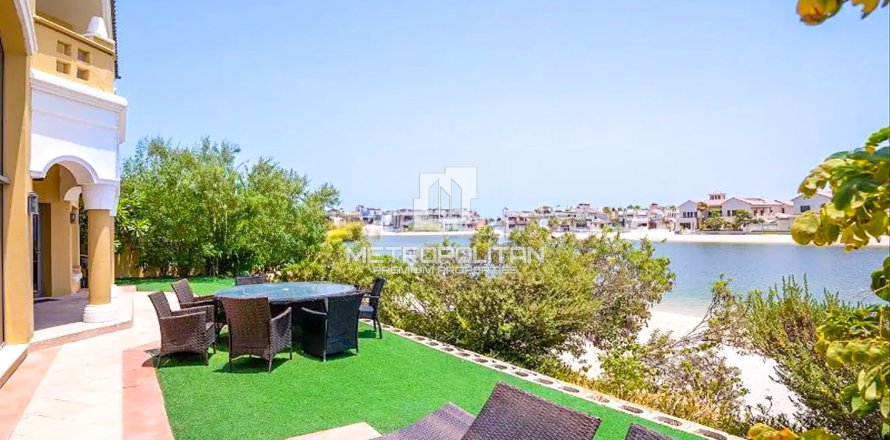 Villa de 4 chambres à Garden Homes, UAE No. 128341