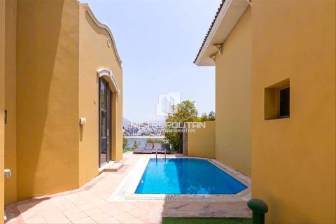 Villa de 4 chambres à Garden Homes, UAE No. 128341 3