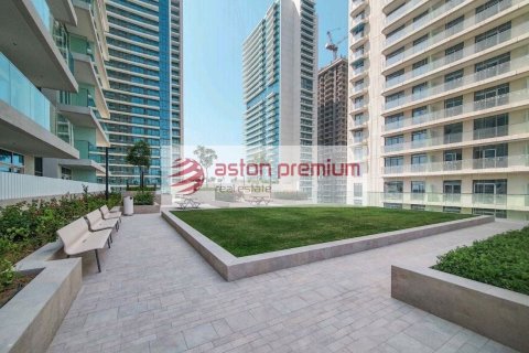Квартира с 2 спальнями в EMAAR Beachfront, ОАЭ №198965 6