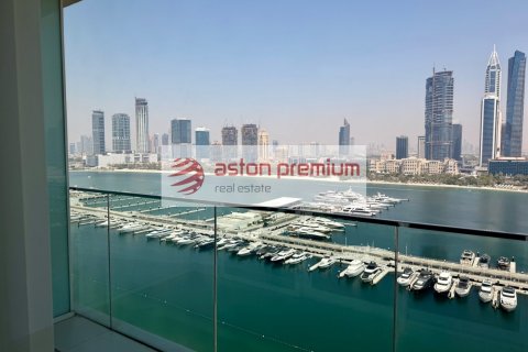 Квартира с 2 спальнями в EMAAR Beachfront, ОАЭ №198965 4
