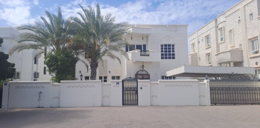 5 غرفة نوم  فيلا في مسقط , عُمان رقم 54265