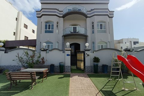 5 bedrooms Villa in Muscat, Oman No. 54266