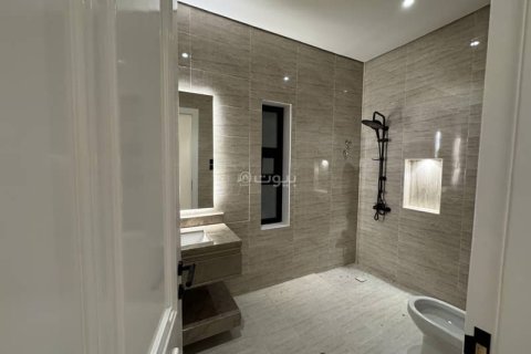 4 bedrooms Villa in Khobar, Saudi Arabia No. 60117 25