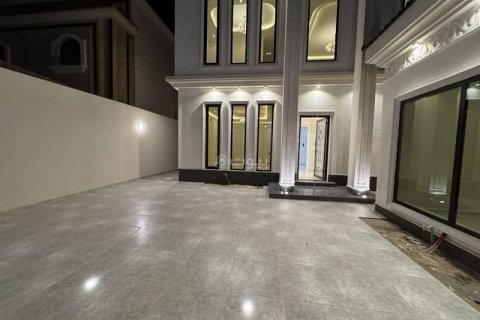 4 bedrooms Villa in Khobar, Saudi Arabia No. 60117 3