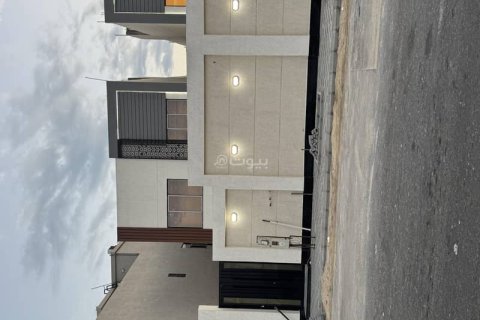 4 bedrooms Villa in Khobar, Saudi Arabia No. 60123 3