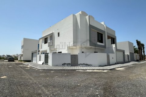 Вилла с 4 спальнями в Hamala, Бахрейн №58981