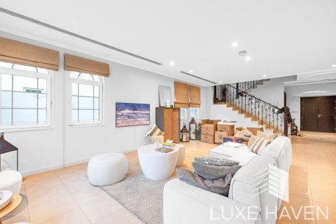4 غرف نوم فيلا في Legacy, الإمارات العربية المتحدة رقم 9557 4