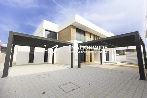 Villa de 5 dormitorios en Abu Dhabi, UAE No. 91771