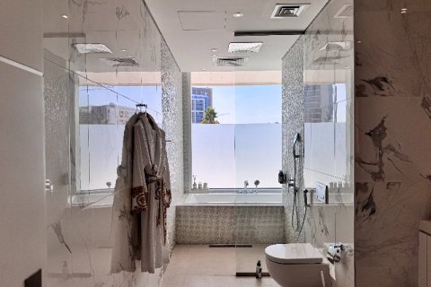 2 bedrooms Apartment in Dubai, UAE No. 143250 12