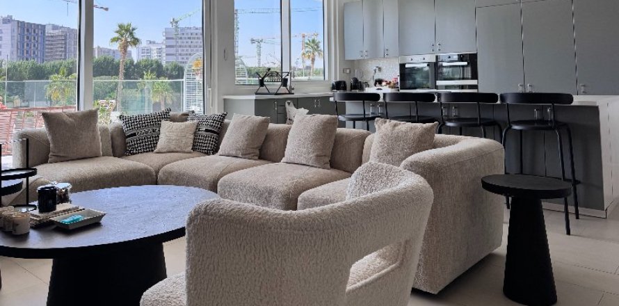 2 bedrooms Apartment in Dubai, UAE No. 143250