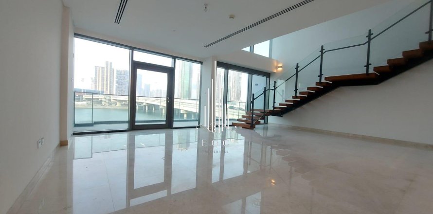Townhouse de 4 chambres à Tourist Club Area, UAE No. 34772