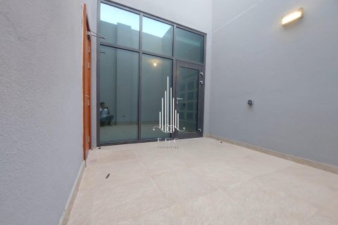 Townhouse de 4 chambres à Tourist Club Area, UAE No. 34772 14