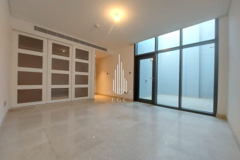 Townhouse de 4 chambres à Tourist Club Area, UAE No. 34772 3