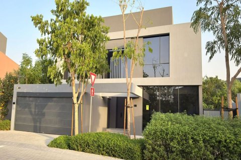5 bedrooms Commercial property in Tilal City, UAE No. 131055