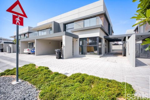 Villa de 5 chambres à Dubai Land, UAE No. 200971
