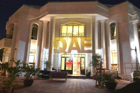 5 bedrooms Villa in Al Barsha, UAE No. 7353