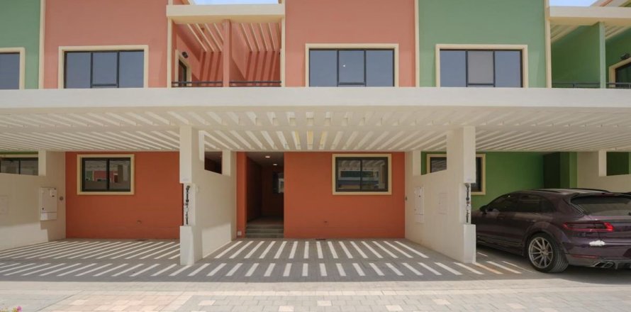 4 bedrooms Townhouse in Dubai, UAE No. 186526