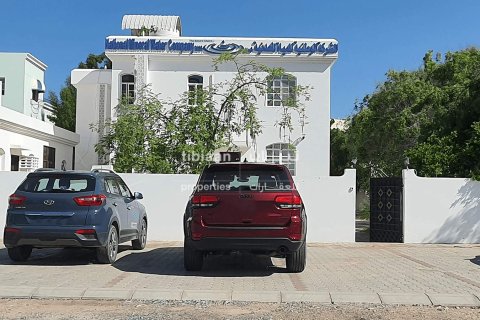 6 bedrooms Villa in Muscat, Oman No. 53958
