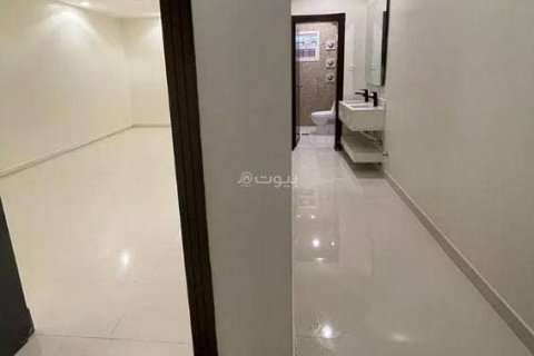 5 bedrooms Apartment in Riyadh, Saudi Arabia No. 98739