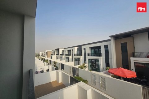 3 bedrooms Townhouse in Dubai, UAE No. 187197 18