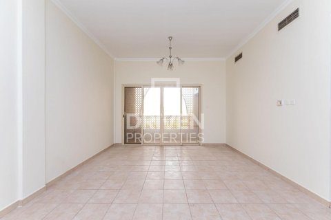1005.68m² Building in Dubai Investment Park, UAE No. 207226
