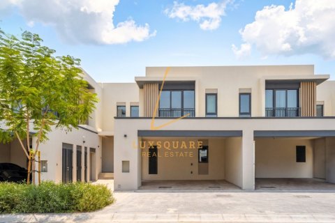 3 bedrooms Villa in Jebel Ali, UAE No. 208401