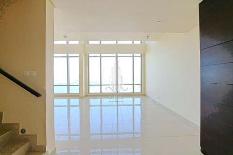 2 غرف نوم منزل ذو طابقين في Corniche Road, الإمارات العربية المتحدة رقم 25986 5