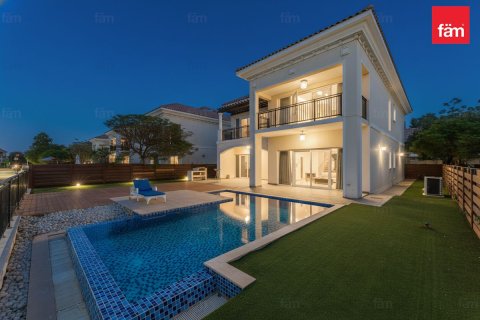 5 bedrooms Villa in Dubai, UAE No. 167131