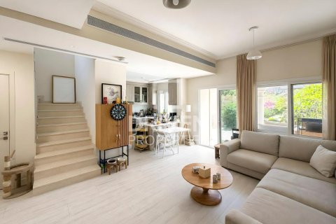 2 bedrooms Villa in Casa Dora, UAE No. 209794