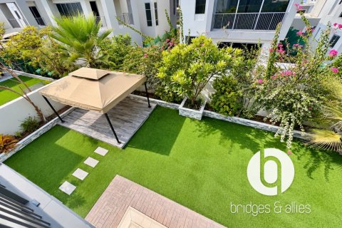 3 bedrooms Villa in Dubai Hills Estate, UAE No. 210910