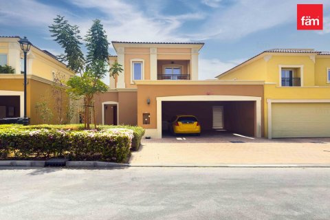 3 bedrooms Villa in Dubai, UAE No. 207995