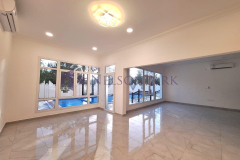 Villa de 7 dormitorios en Doha, Qatar No. 58132 4
